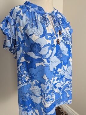 Rose & Olive Blue and White Floral Ruffle Sleeve Blouse Wood Beads Women's L